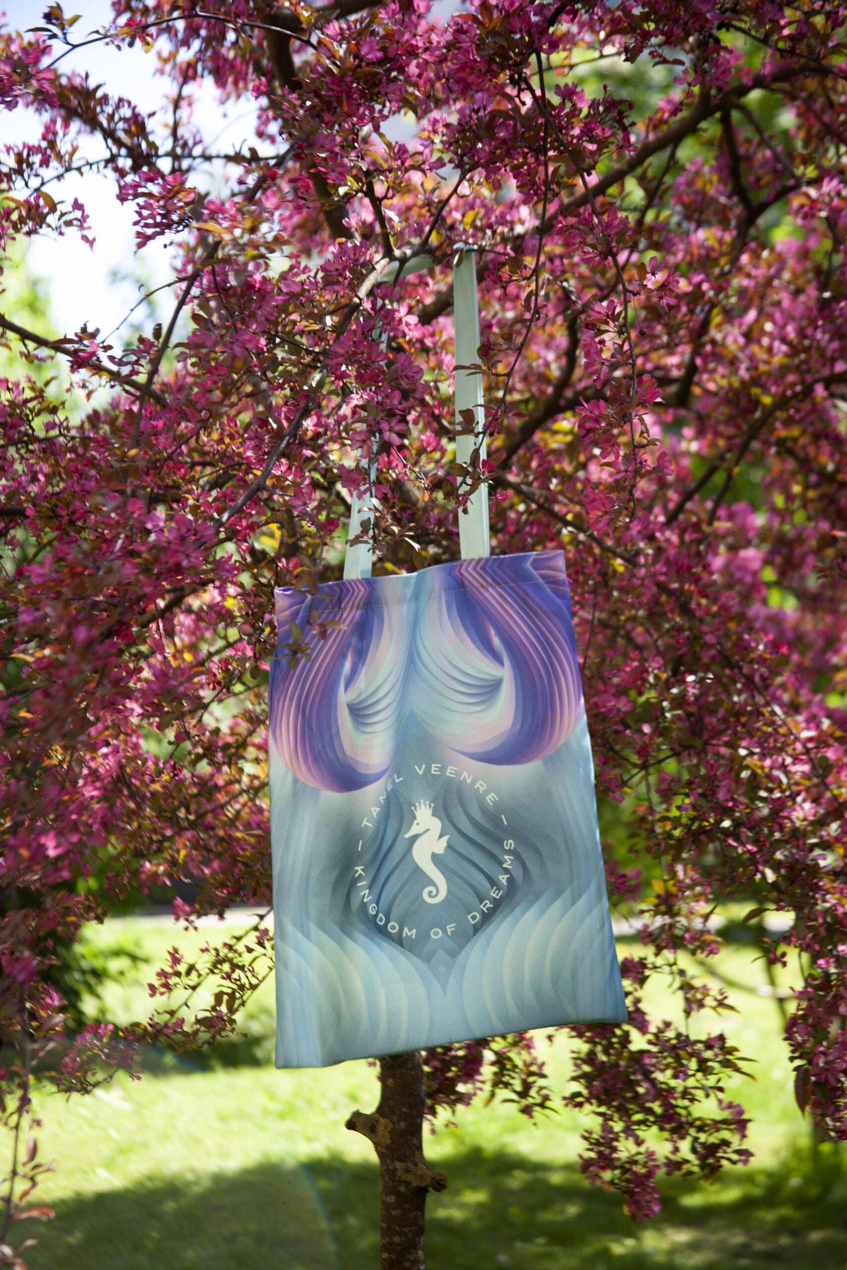 Mirage tote bag